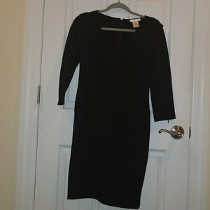 Classic knee length v-neck long sleeve dress